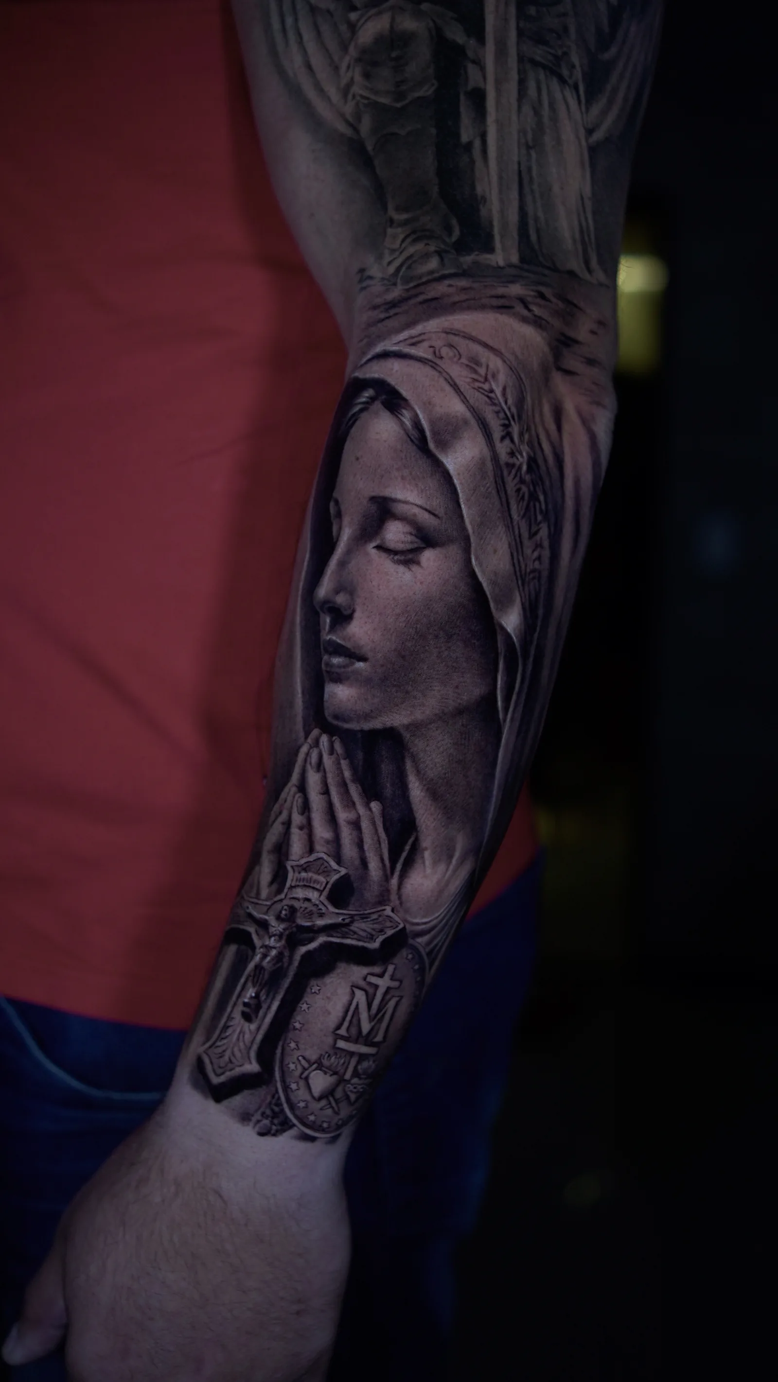 Tatuagem realista religiosa por Igor Tavares